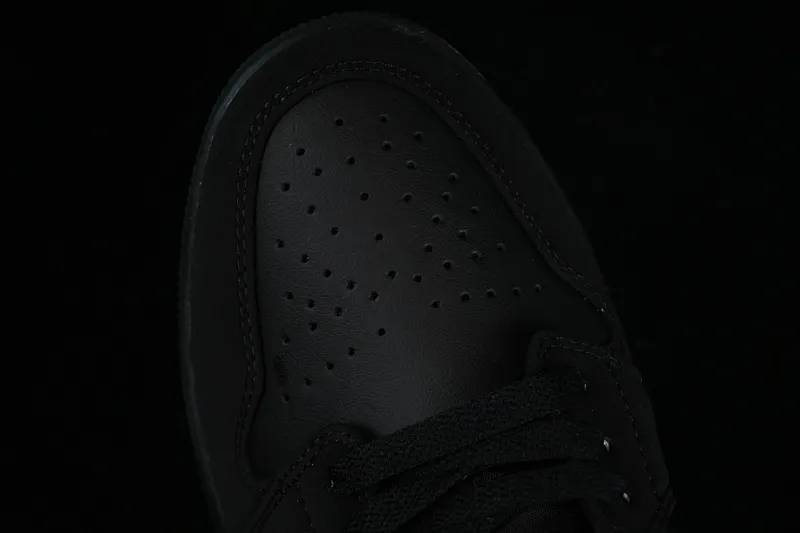 All categories Air Jordan Jordan series basketball shoes Air Jordan 1 Low Z version Air Jordan 1 Low AJ1 Joe 1 black gold hook low-top cultural leisure sports sneakers 553558-071